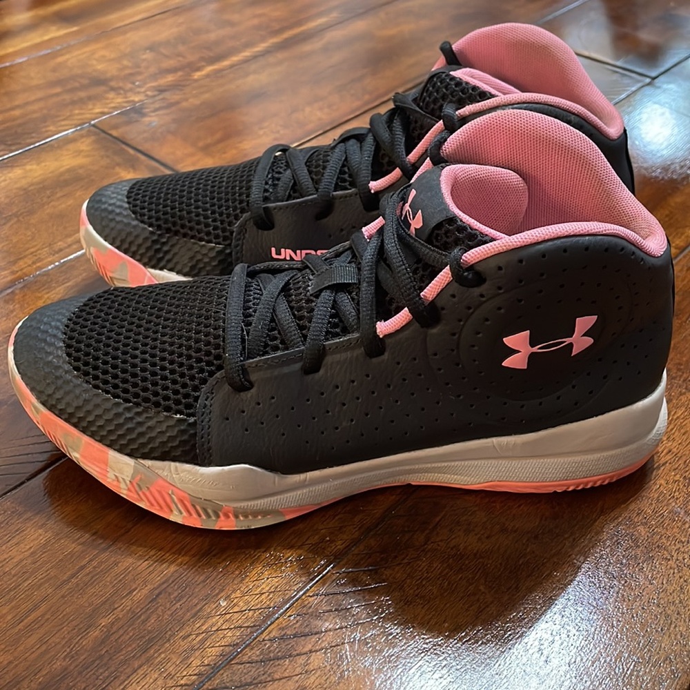 Size 7 girls Under Armour basketball shoes pink and black